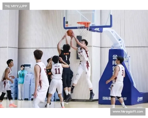 大学“迎新杯”篮球赛落幕，1班和6班会师决赛